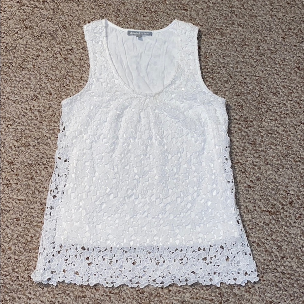 White tank-flower overlay
